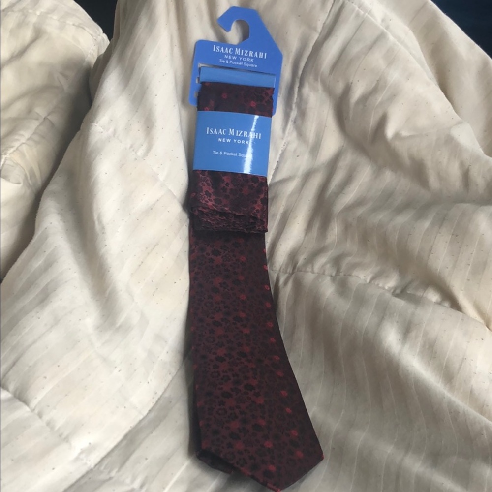 Issac Mizrahi Tie New York Tie and Pocket Square